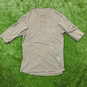 Lululemon Men's Grey and Green Shirt